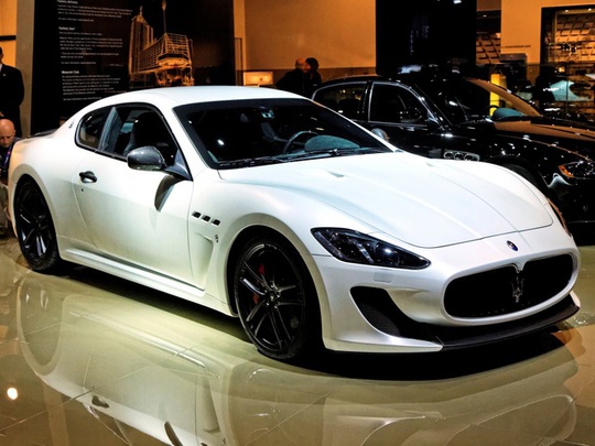 
Anh lái chiếc Maserati GranTurismo MC Stradale trị giá 240.000 USD.
