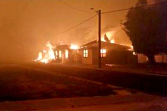 Cháy lớn ở thị trấn Yarloop. Ảnh: ABC News