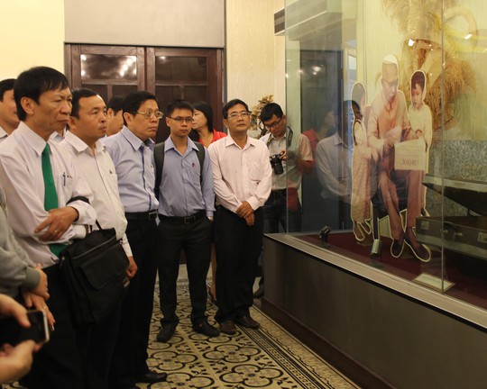 LĐLĐ TP HCM tổ chức tham quan, học tập truyền thống tại Bảo tàng Tôn Đức Thắng