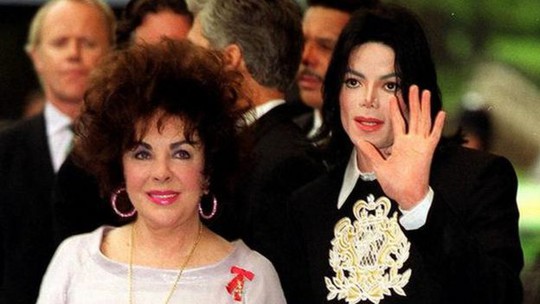 Michael Jackson và Elizabeth Taylor