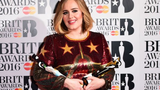 Adele hạnh phúc nhận nhiều giải thưởng