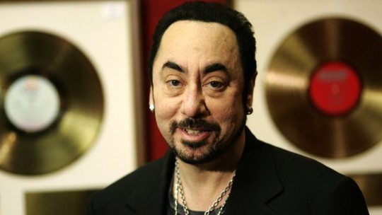 Nhà sản xuất âm nhạc, phim, ngôi sao truyền hình thực tế người Mỹ David Gest, 62 tuổi, đột tử