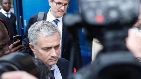 
Mourinho ra mắt báo chí Anh hôm 6-7
