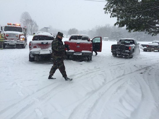 Tuyết phủ dày ở bang Virginia. Ảnh: CNN