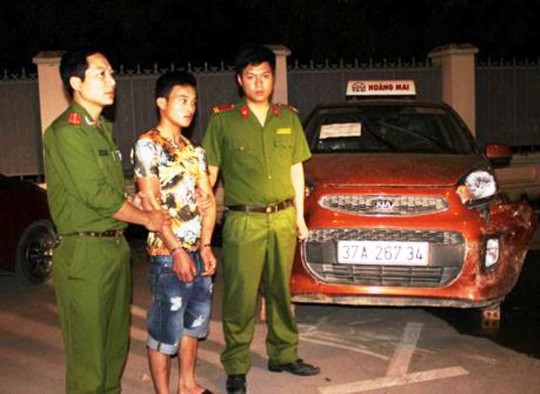 
Nguyễn Thành Chung, nghi can gây ra vụ giết tài xế taxi cướp tài sản xảy ra rạng sáng 9-4 tại xã Hải Hà, huyện Tĩnh Gia, tỉnh Thanh Hóa
