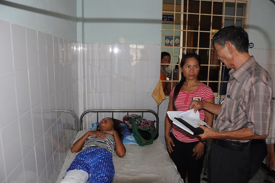 Ban An toàn giao thông tỉnh Kon Tum chia sẻ, hỗ trợ gia đình các nạn nhân
