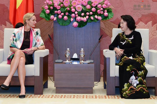 Chủ tịch QH Nguyễn Thị Kim Ngân tiếp Đại sứ Thụy Điển tại Việt Nam Camilla Mellander