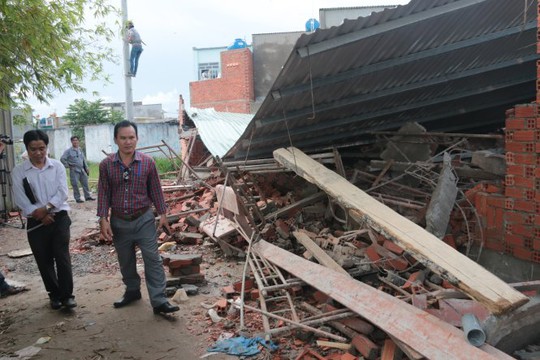 Trong thời gian qua, khi đang làm nhiệm vụ cưỡng chế nhà dân vi phạm, nhiều công an xã bị tấn công - ảnh minh họa