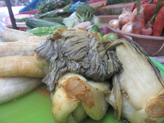 Dưa cải muối được bày bán trên các chợ ở TP Đà Nẵng