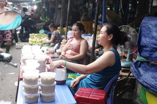 
Ngoài bánh ú tro, món cơm rượu nếp cũng không thể thiếu trong ngày diệt sâu bọ
