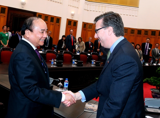 
Thủ tướng Nguyễn Xuân Phúc tiếp Chủ tịch kiêm Giám đốc điều hành Hội đồng Kinh doanh Mỹ - ASEAN Alexander Feldman Ảnh: TTXVN
