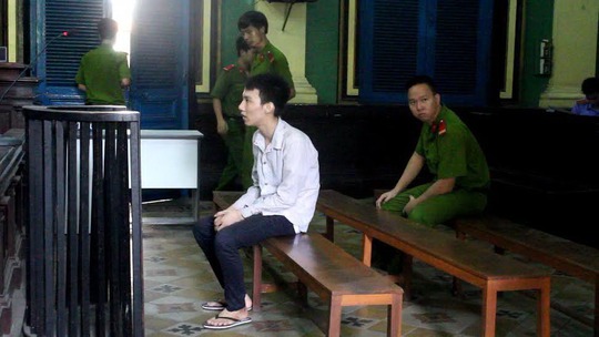 
Một bị cáo bị TAND TP HCM tuyên tử hình về tội mua bán trái phép chất ma túy. Ảnh: Hồng Nhung
