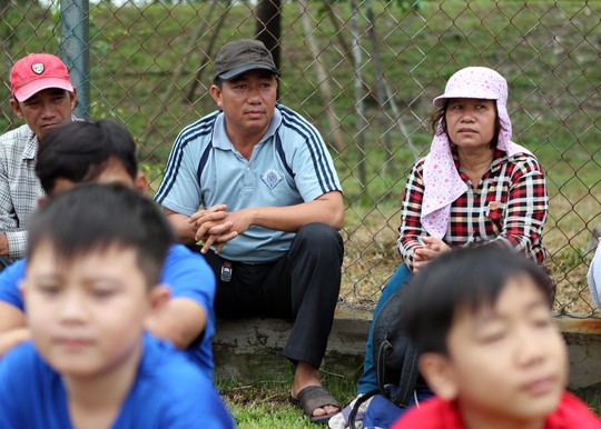 Phụ huynh lo lắng cho con mình