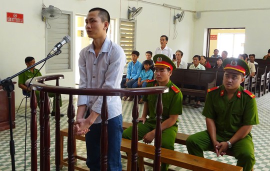 
Đỗ Hoàng Khánh bị phạt 18 năm tù về tội giết người. Bị hại là học sinh lớp 8
