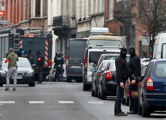 Cảnh sát Bỉ phong tỏa hiện trường ngày 18-3. Ảnh: Reuters