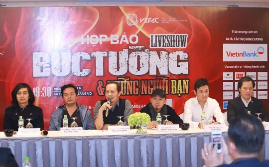 Buổi họp báo giới thiệu liveshow Bức Tường và Những người bạn: Đôi bàn tay thắp lửa