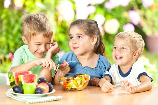 
Dinh dưỡng là một trong 3 yếu tố quan trọng quyết định chiều cao của trẻ.
