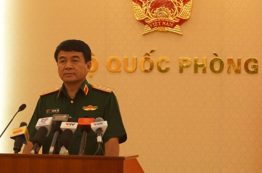 
Thượng tướng Võ Văn Tuấn, Phó Tổng Tham mưu trưởng Quân đội nhân dân Việt Nam, tại cuộc họp báo
