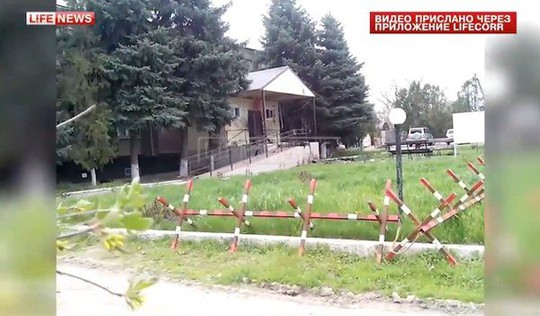 
3 kẻ đánh bom tự sát nhắm vào sở cảnh sát ở khu vực Stavropol. Ảnh: Life News
