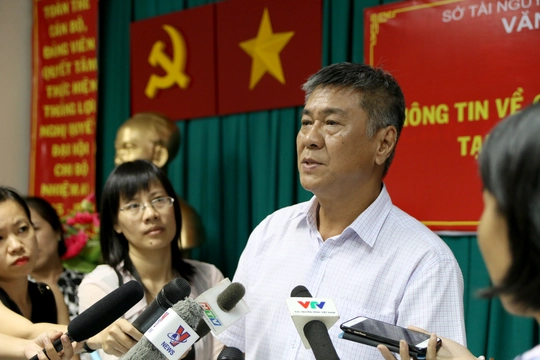 Ông Phạm Ngọc Liên, Giám đốc Văn phòng Đăng ký đất đai TP HCM, trả lời báo chí việc công bố những dự án đang thế chấp ngân hàng