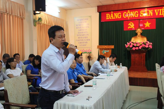 Đại biểu phát biểu ý kiến tại chương trình đối thoại do Công đoàn và Đoàn Thanh niên Tổng Công ty Nông nghiệp Sài Gòn tổ chức