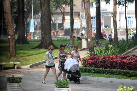 
Công viên 30 tháng 4, nơi bình yên cho người dân thành phố và du khách.

Ảnh: HOÀNG TRIỂU
