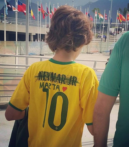 
Bức ảnh là minh chứng rõ nét nhất cho sự thất vọng của người hâm mộ với Neymar và Olympic Brazil
