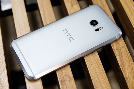 HTC 10 có thiết kế mặt lưng vát cạnh với chất liệu nhôm tinh tế.