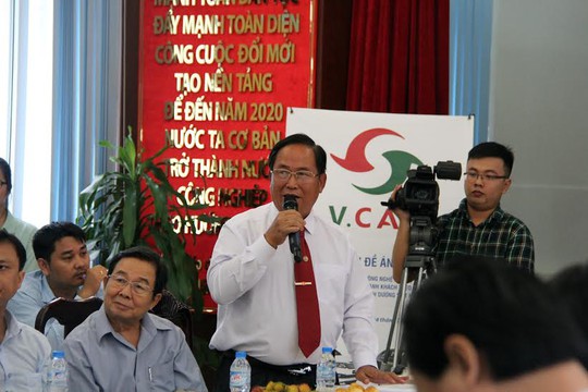 
Ông Tạ Long Hỷ, Phó tổng giám đốc Vinasun Corp, giải đáp thắc mắc của các nhà báo
