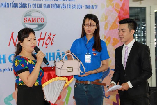 CNVC-LĐ SAMCO tham gia đấu giá gây quỹ giúp công nhân khó khăn