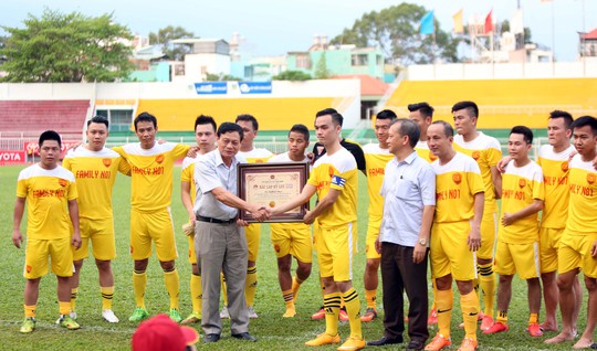 Đội bóng FC Family No1 nhận danh hiệu đội bóng thiện nguyện có nhiều tuyển thủ Quốc gia tham gia nhất
