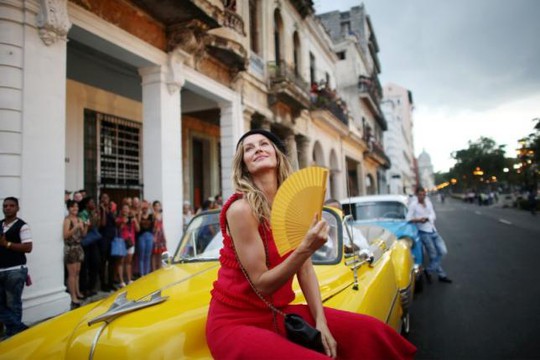 Gisele Bundchen, chân dài thu nhập cao nhất thế giới 10 năm liên tiếp