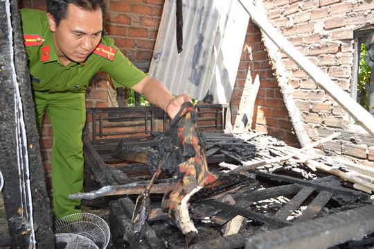 
Căn phòng quá chật, chỉ có 1 cửa nên các nạn nhân khó thoát ra ngoài
