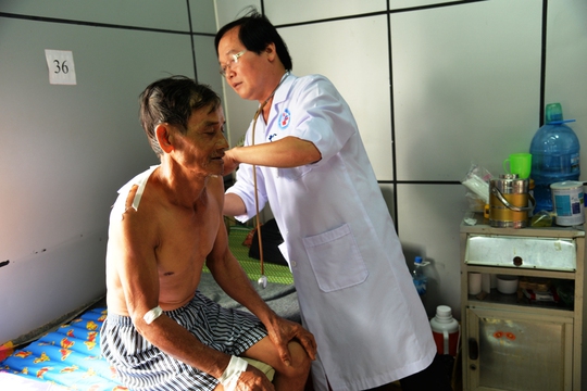 
Ông Trương Văn Thái đang được điều trị tại bệnh viện
