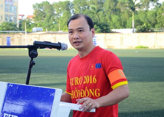 Theo ông Lê Hải Bình, tình yêu bóng đá đã xóa mọi khoảng cách về tuổi tác, dân tộc, khiến con người thân thiện với nhau hơn