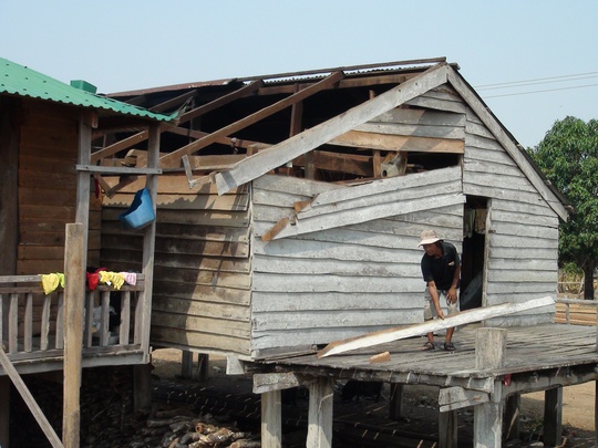 Căn nhà ở xã Ia Rsai bị tốc mái - Ảnh: Quang Ngọc