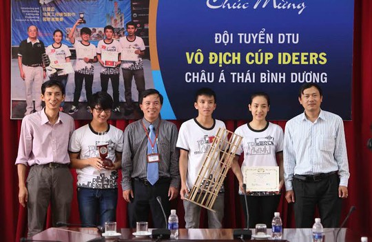 Đội tuyển ĐH Duy T&acirc;n đoạt v&ocirc; địch C&uacute;p IDEERS ch&acirc;u &Aacute; - Th&aacute;i B&igrave;nh Dương