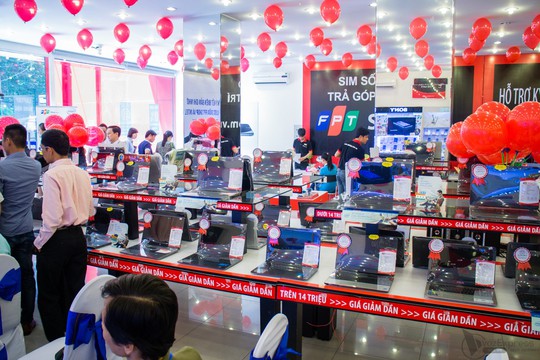 FPT rất đúng đắn khi muốn bán FPT Shop