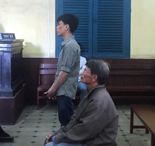 Hai cha con Nguyễn Trung Hiếu tại tòa phúc thẩm