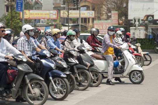 
Nam giới làm việc thường xuyên trong moi trường nắng nóng có thể bị ảnh hưởng tới chất lượng tinh trùng.
