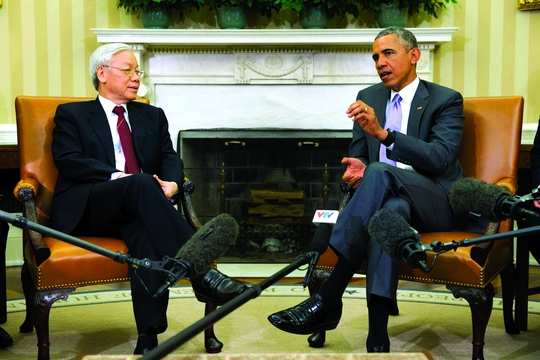 Tổng Bí thư Nguyễn Phú Trọng trao đổi với Tổng thống Barack Obama tại Nhà Trắng trong chuyến Tổng Bí thư thăm chính thức Mỹ vào tháng 7-2015. Ảnh: REUTERS
