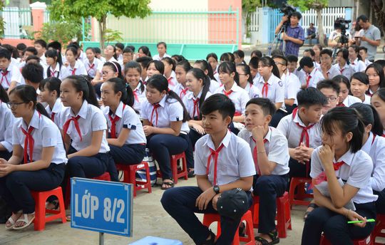 Học sinh trường tự hào khi ngồi dưới mái trường mang tên quần đảo Hoàng Sa của Tổ quốc