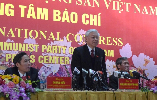 Tổng Bí thư Nguyễn Phú Trọng chủ trì buổi họp báo về Đại hội XII sáng 28-1