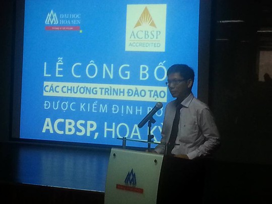 TS Nguyễn Thiên Phú, phó trưởng khoa Kinh tế - Thương mại thông tin về quá trình kiểm định 5 chương trình đào tạo của Trường