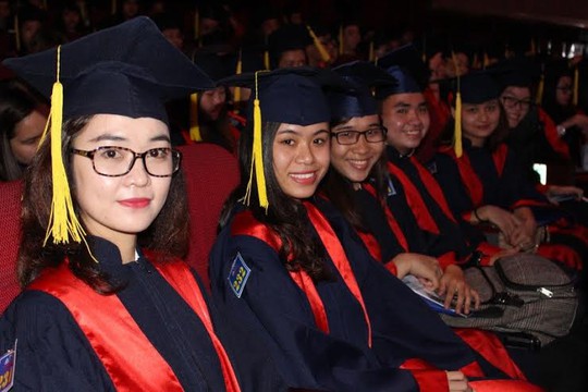 Sinh viên Intake 1 - chương trình BTEC HND, ĐH Hoa Sen ra trường tháng 6-2015