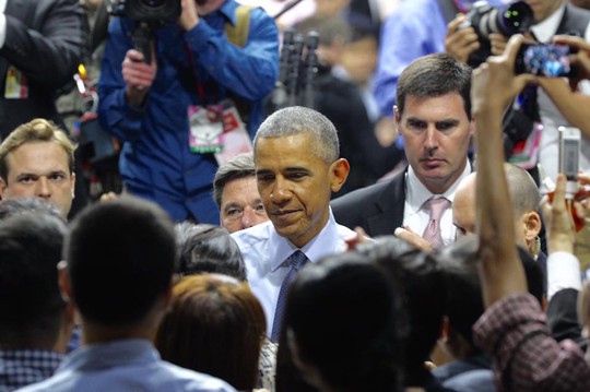 
Sau hơn 1 giờ, Tổng thống Obama rời cuộc gặp gỡ ra sân bay
