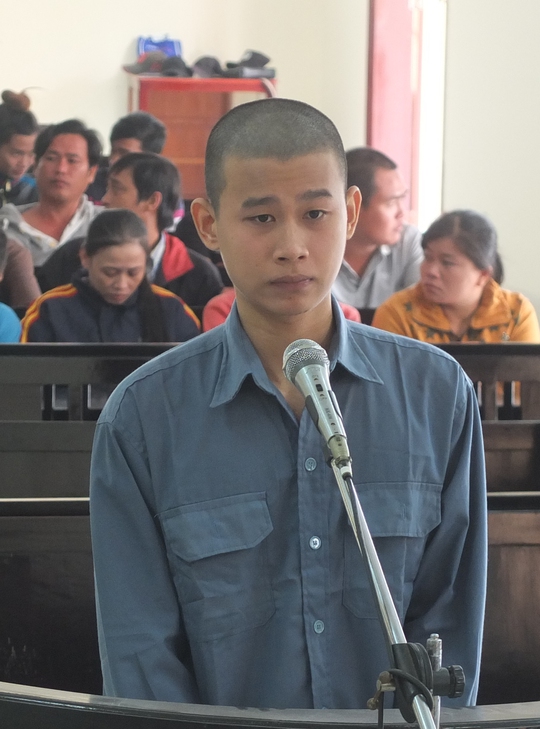 
Bị cáo Huỳnh Thế Trung trước tòa

