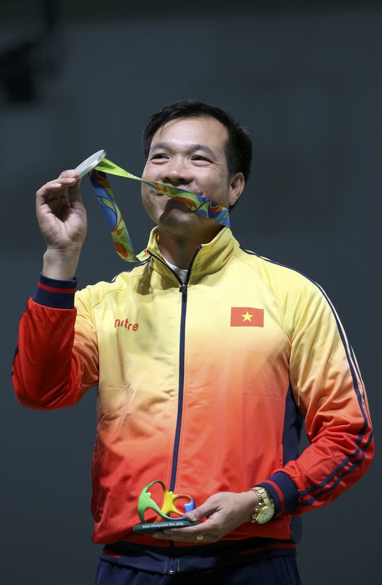 2 huy chương lịch sử của xạ thủ Hoàng Xuân Vinh giúp thể thao Việt Nam ghi danh ở đấu trường Olympic