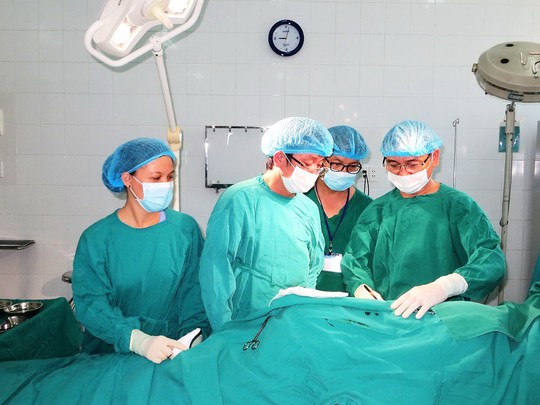 
Các bác sĩ phải 6 lần phẫu thuật để cứu bệnh nhân
