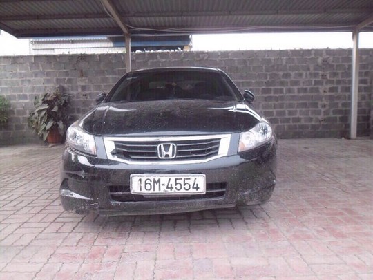 
Chiếc ô tô Honda Acord mà Hoàng Văn Công điều khiển tông CSGT bị thương
